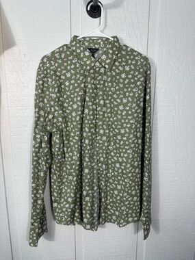 Goodman Green and White Floral
Long Sleeve Shirt Size XL EUC